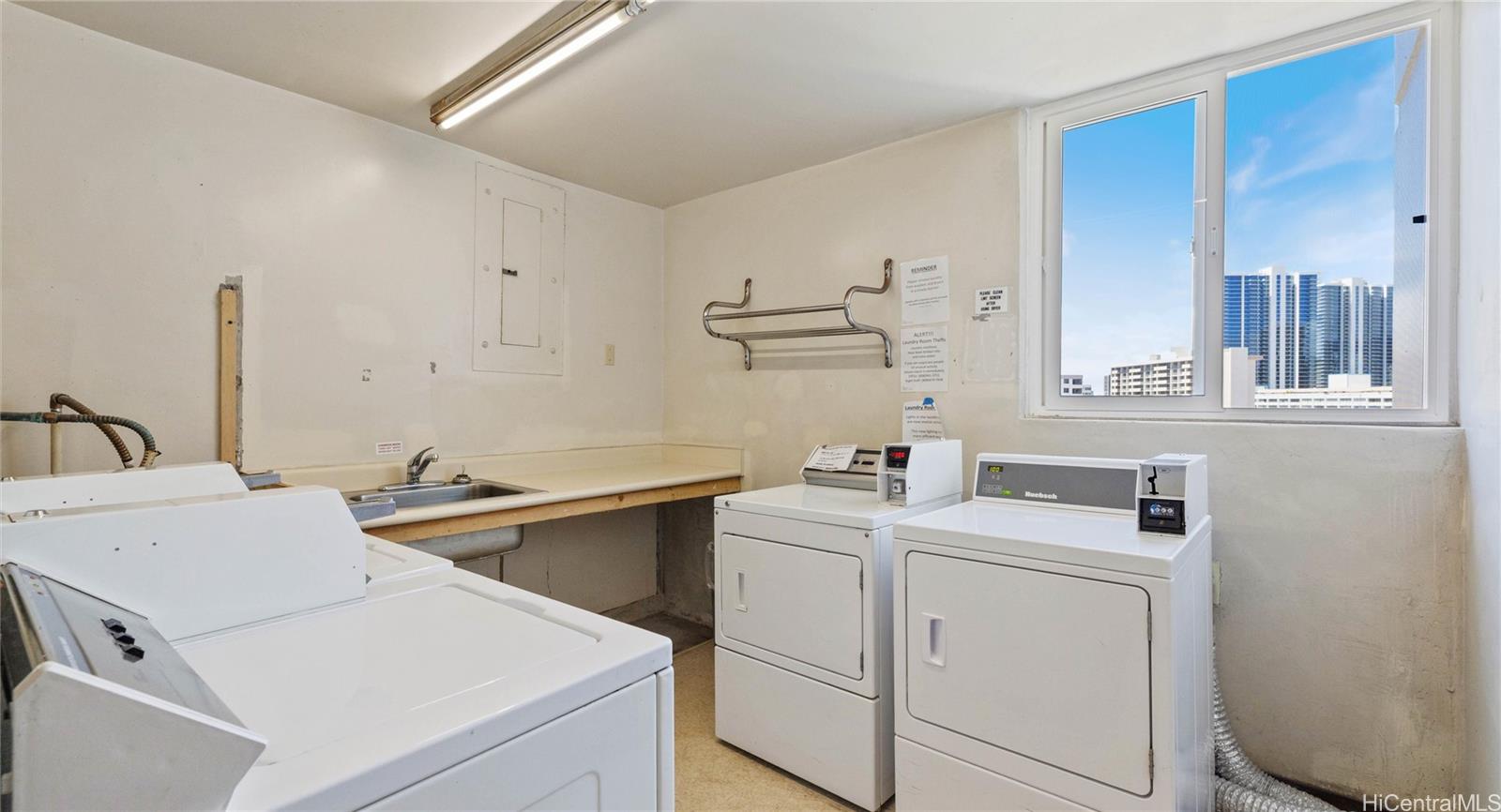 Kapiolani Manor condo # 406, Honolulu, Hawaii - photo 9 of 20