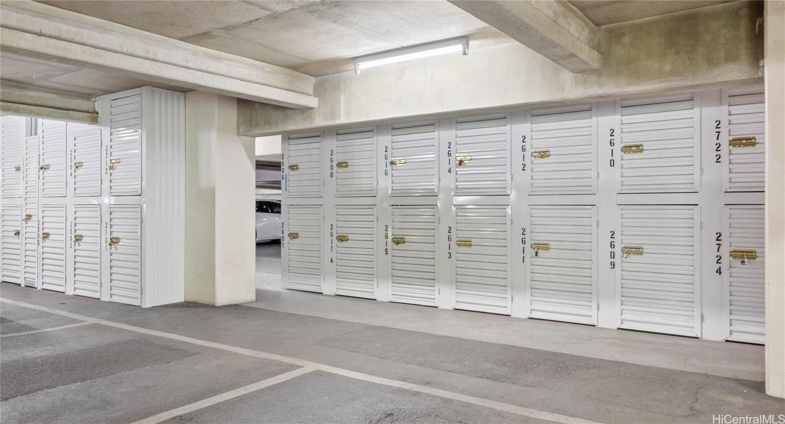 Kapiolani Manor condo # 406, Honolulu, Hawaii - photo 10 of 20