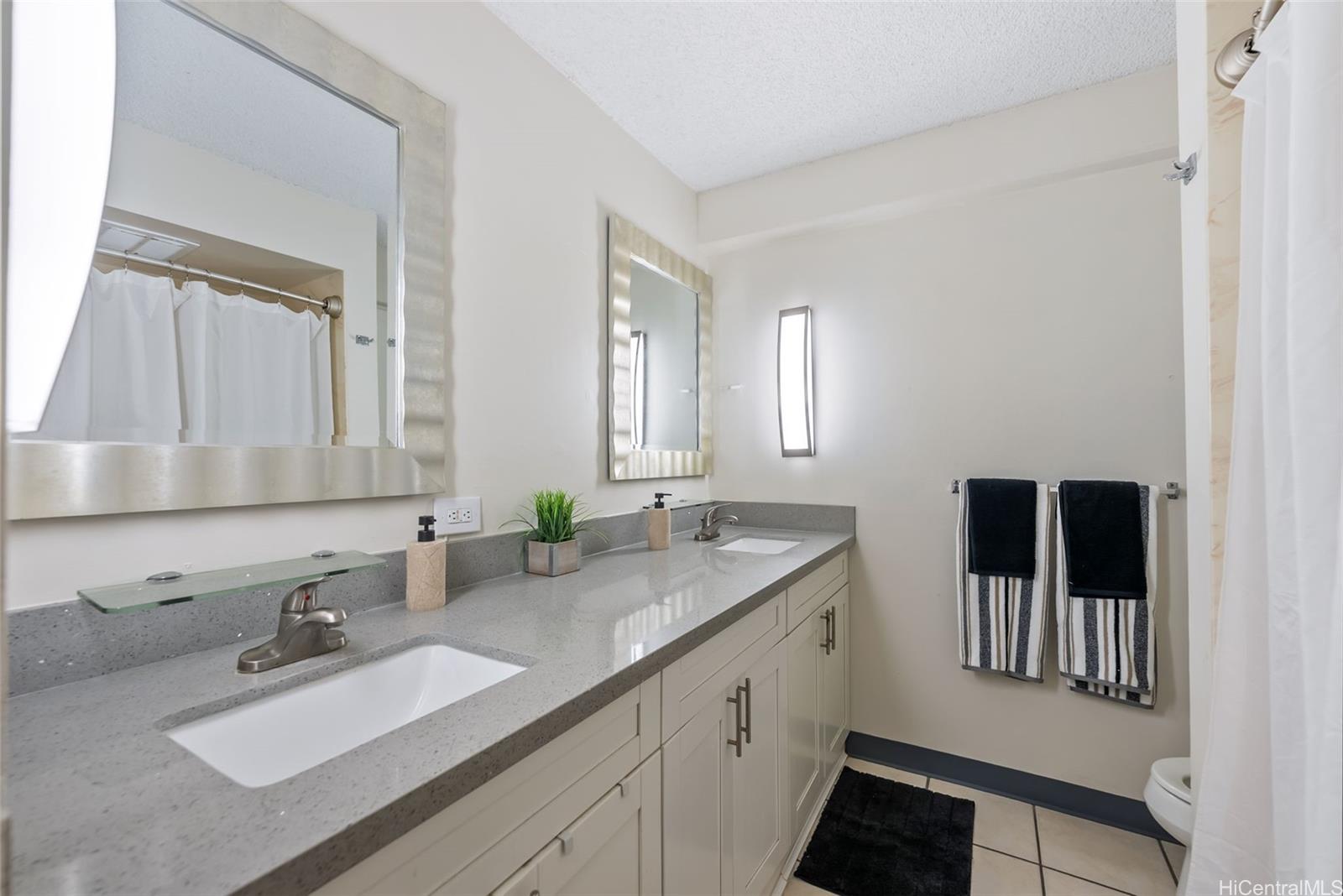 Kapiolani Manor condo # 703, Honolulu, Hawaii - photo 11 of 20