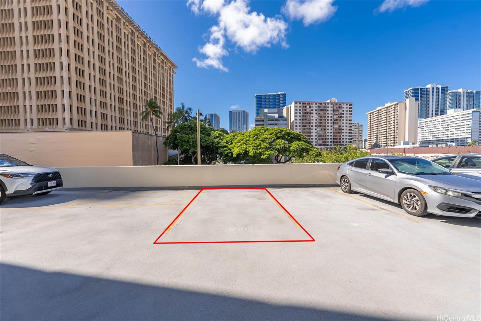 Kapiolani Manor condo # 703, Honolulu, Hawaii - photo 16 of 20
