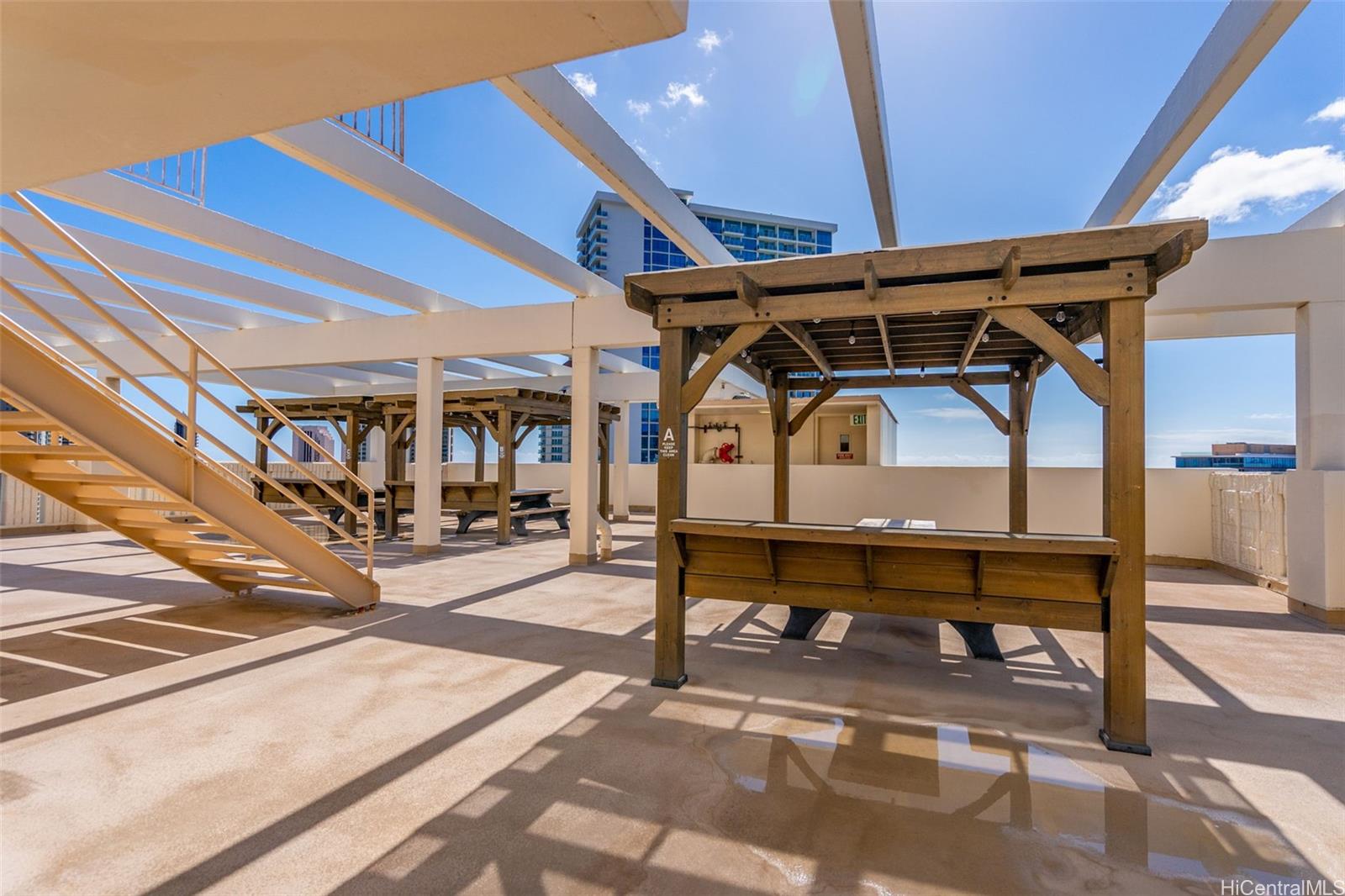 Kapiolani Manor condo # 703, Honolulu, Hawaii - photo 19 of 20