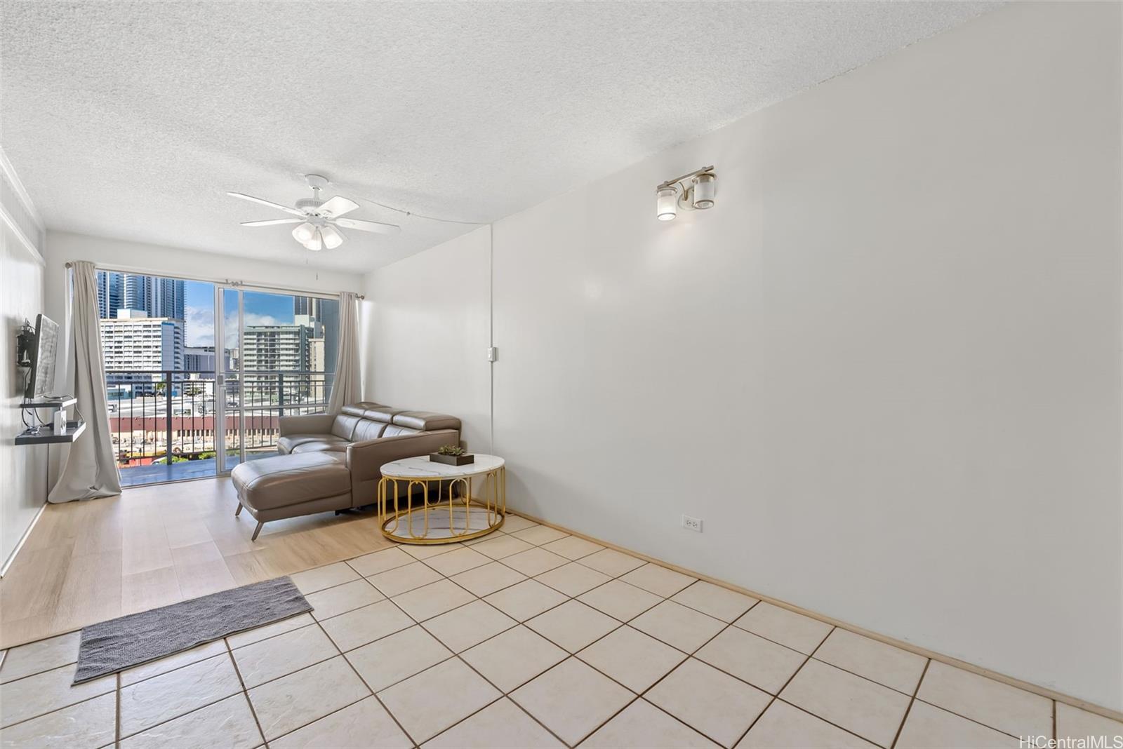 Kapiolani Manor condo # 703, Honolulu, Hawaii - photo 6 of 20