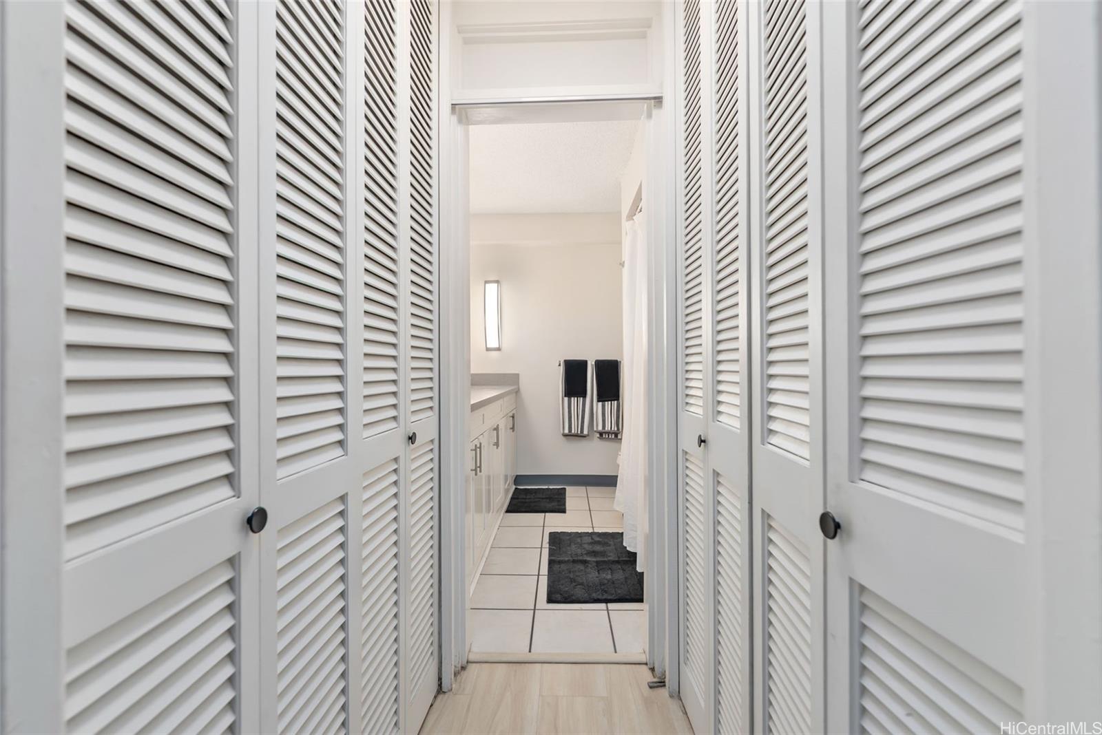 Kapiolani Manor condo # 703, Honolulu, Hawaii - photo 10 of 20