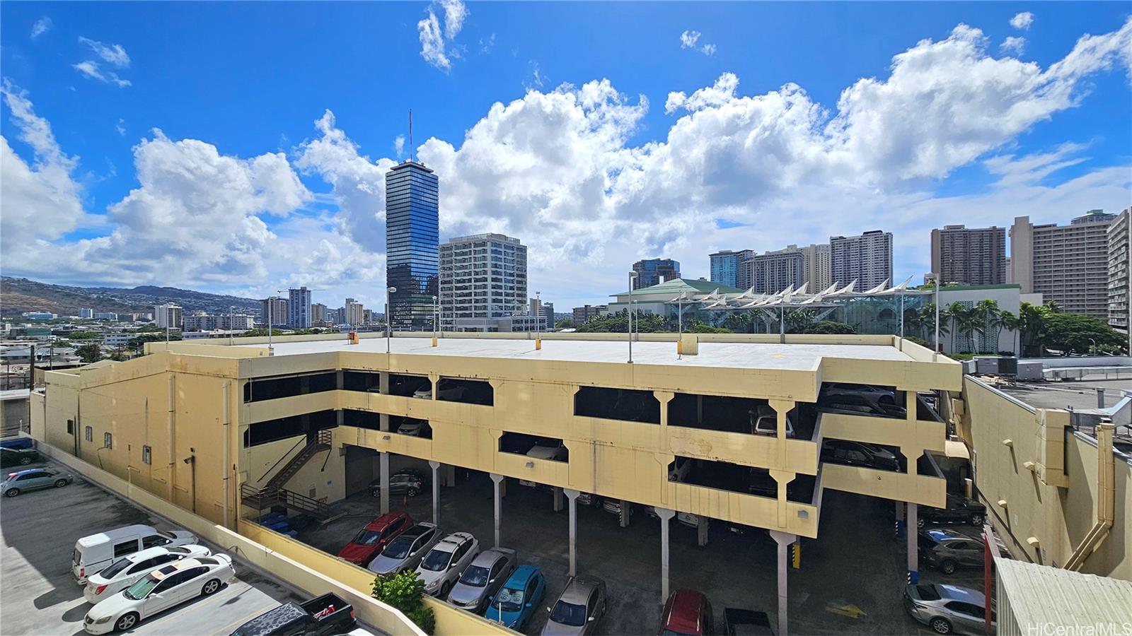 Kapiolani Manor condo # 705, Honolulu, Hawaii - photo 13 of 20