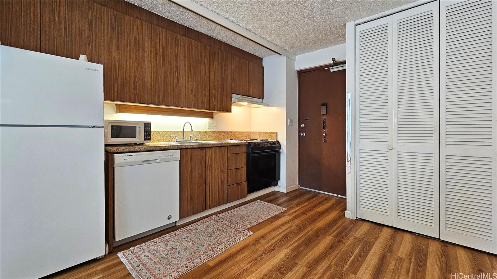 Kapiolani Manor condo # 705, Honolulu, Hawaii - photo 7 of 20