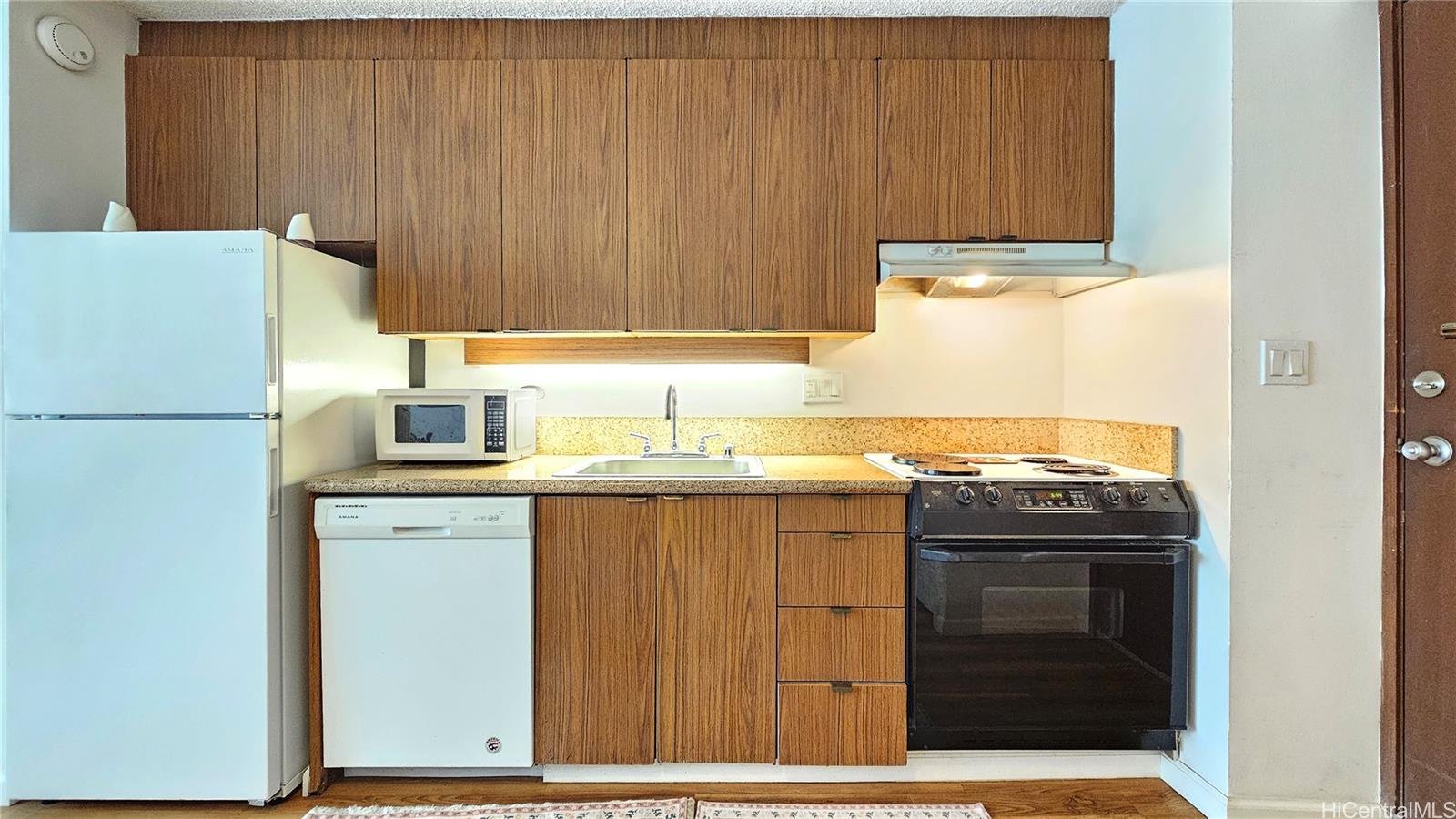 Kapiolani Manor condo # 705, Honolulu, Hawaii - photo 8 of 20