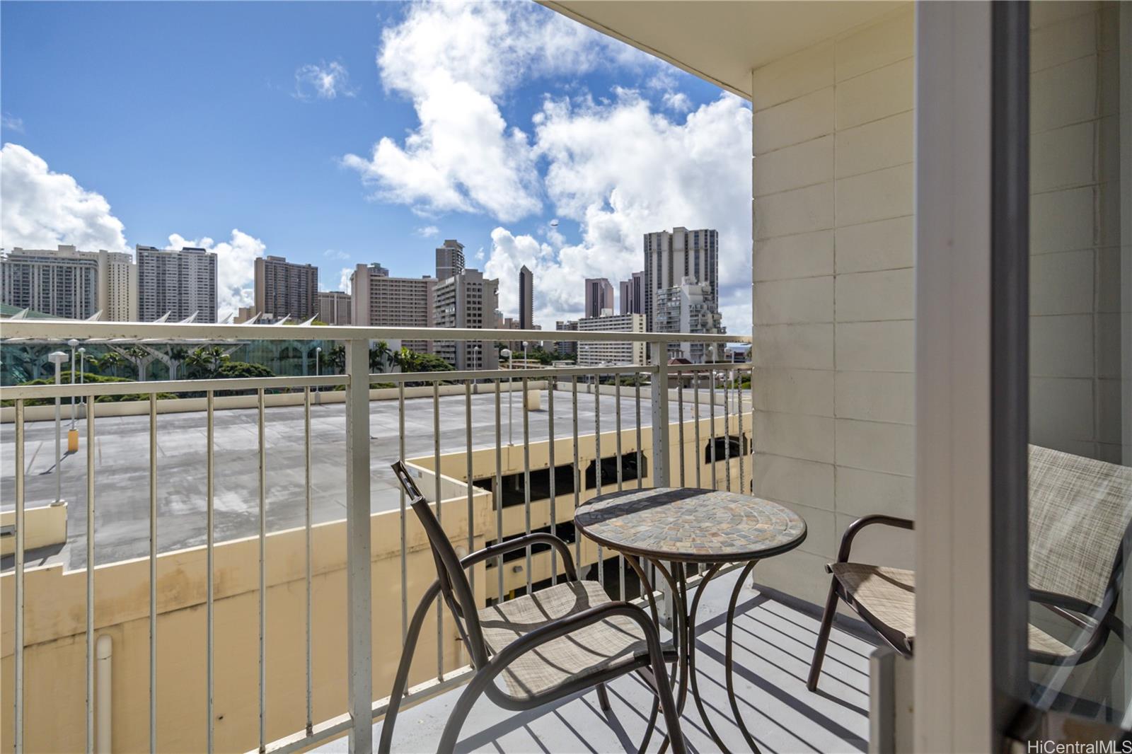 Kapiolani Manor condo # 812, Honolulu, Hawaii - photo 19 of 25