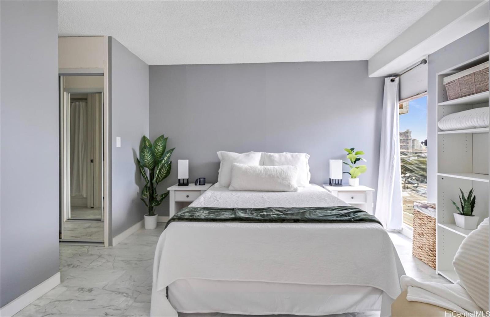 Kapiolani Manor condo # 812, Honolulu, Hawaii - photo 11 of 25