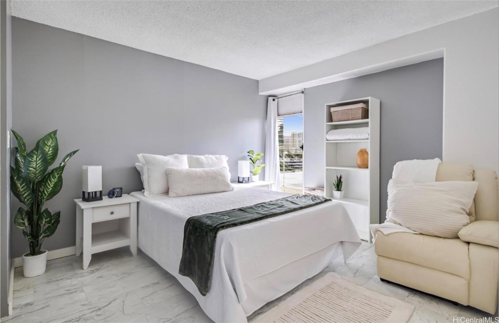 Kapiolani Manor condo # 812, Honolulu, Hawaii - photo 12 of 25