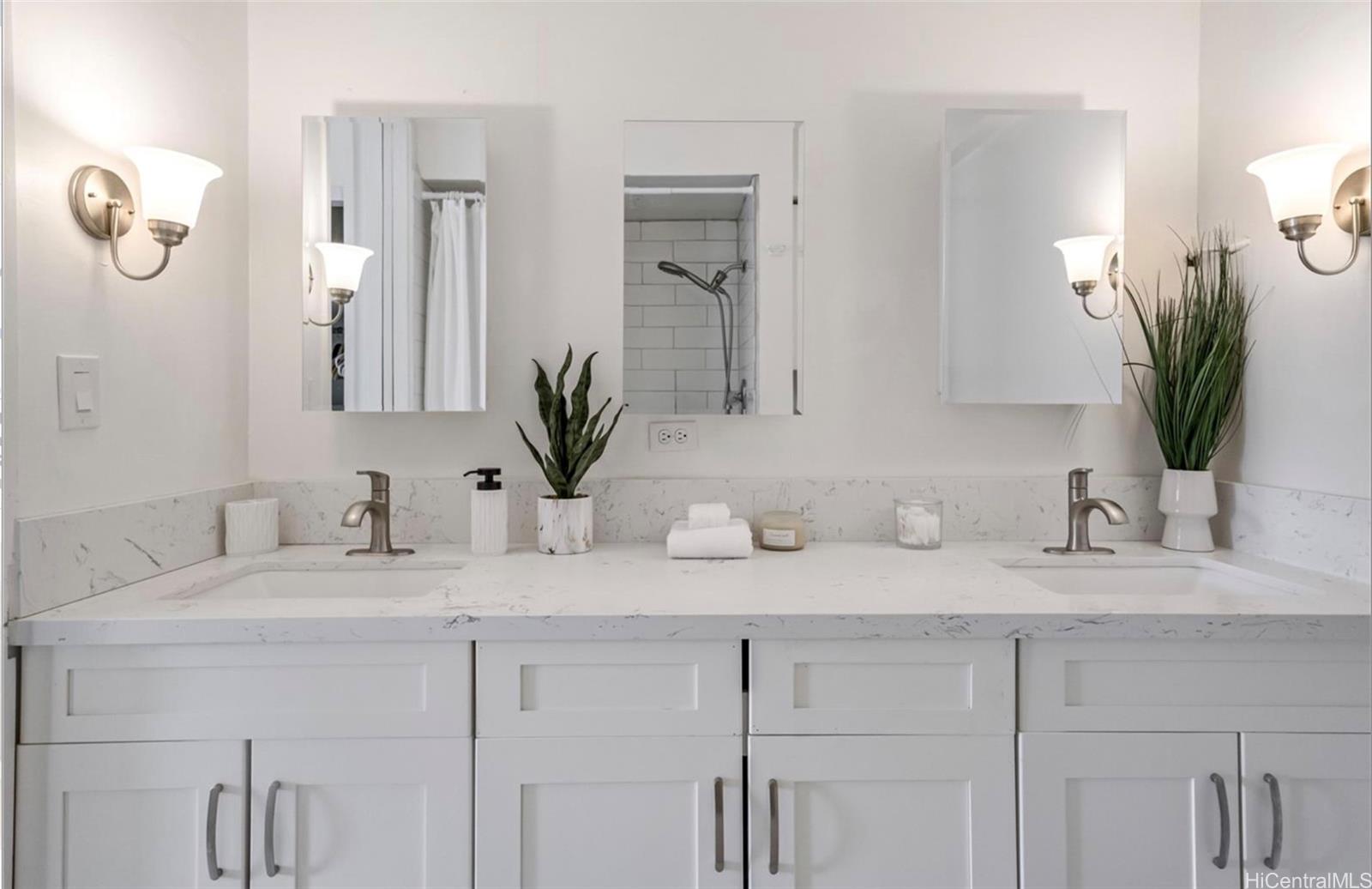 Kapiolani Manor condo # 812, Honolulu, Hawaii - photo 18 of 25