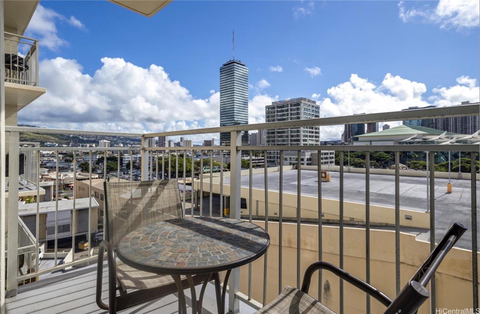 Kapiolani Manor condo # 812, Honolulu, Hawaii - photo 3 of 25