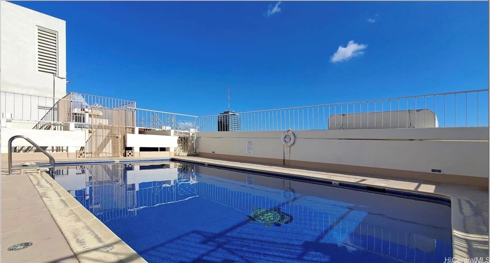 Kapiolani Manor condo # 812, Honolulu, Hawaii - photo 22 of 25