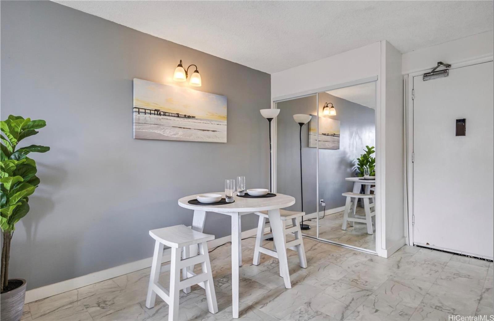 Kapiolani Manor condo # 812, Honolulu, Hawaii - photo 6 of 25