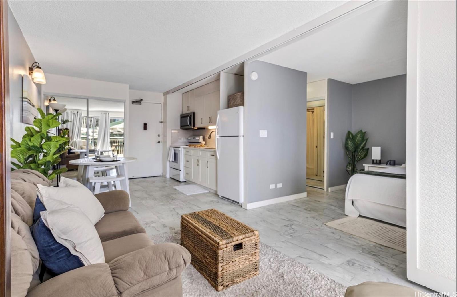 Kapiolani Manor condo # 812, Honolulu, Hawaii - photo 10 of 25