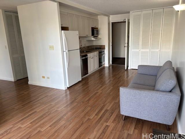 Kapiolani Manor condo # 909, Honolulu, Hawaii - photo 6 of 9