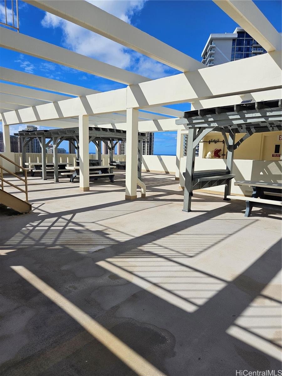 Kapiolani Manor condo # 915, Honolulu, Hawaii - photo 12 of 15