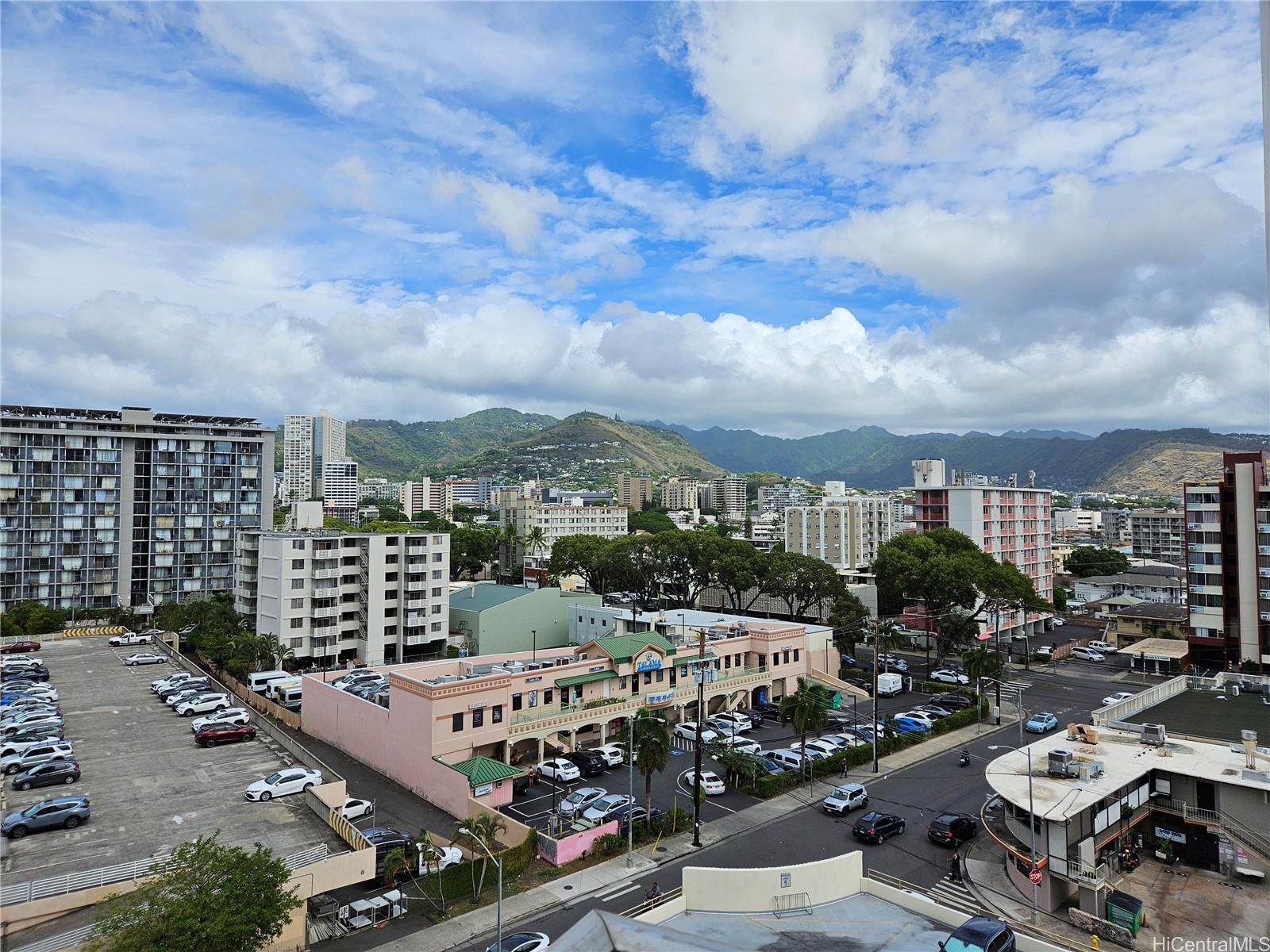 Kapiolani Manor condo # 915, Honolulu, Hawaii - photo 13 of 15