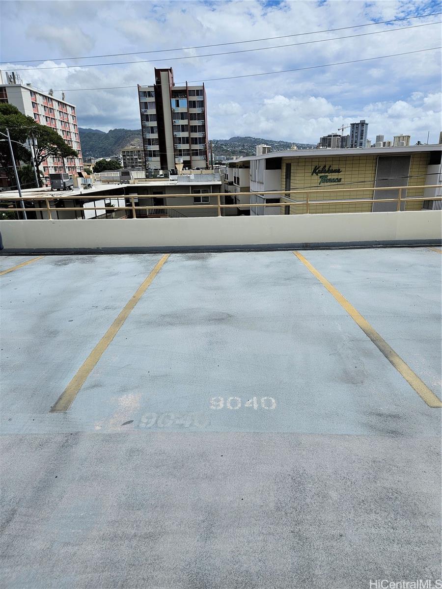 Kapiolani Manor condo # 915, Honolulu, Hawaii - photo 9 of 15