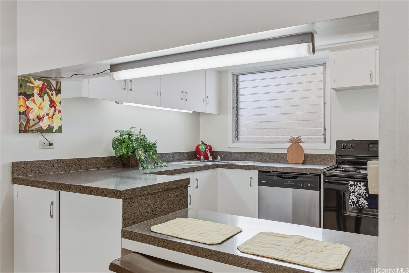 Kealoha Arms condo # 305, Honolulu, Hawaii - photo 6 of 18