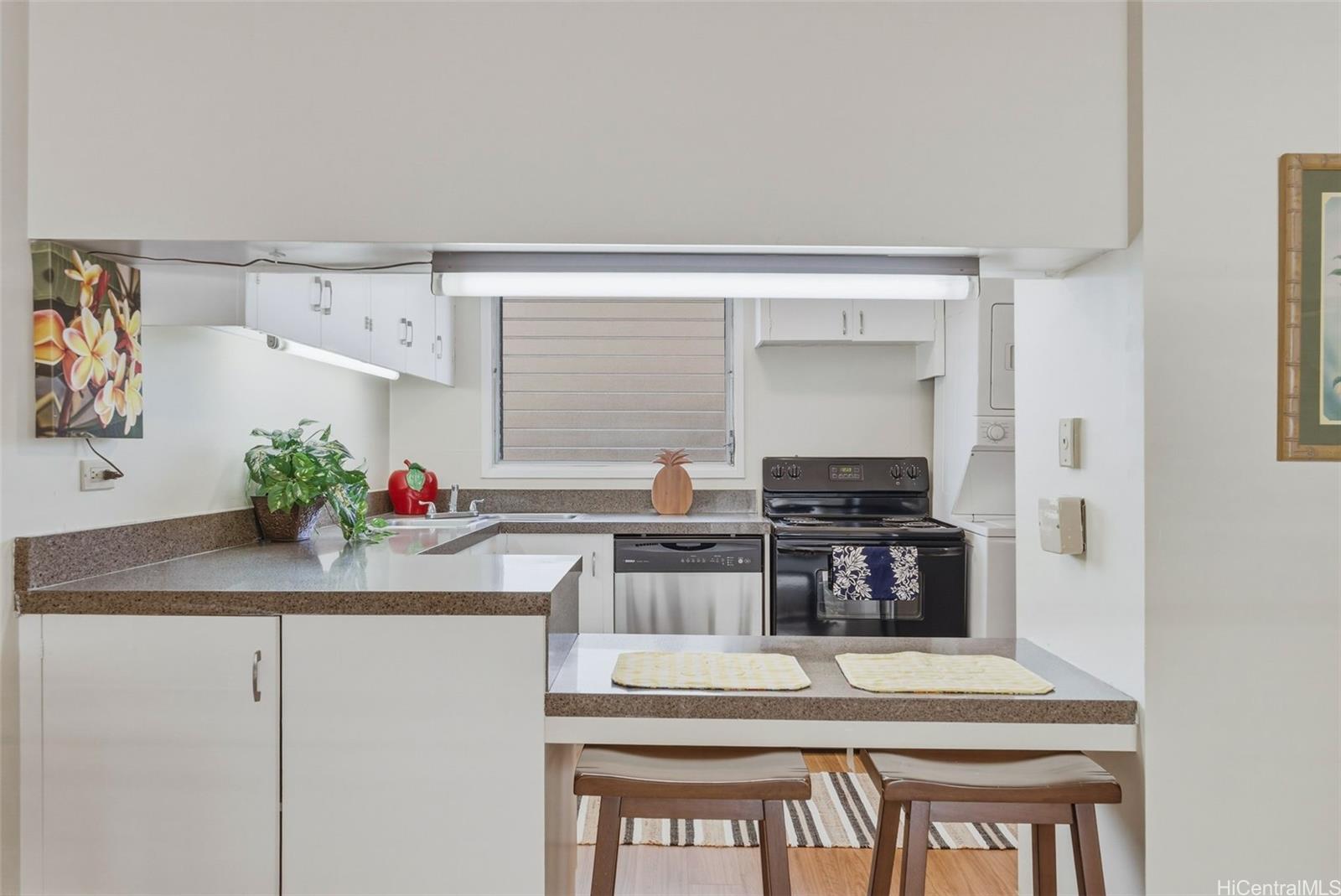 Kealoha Arms condo # 305, Honolulu, Hawaii - photo 7 of 18