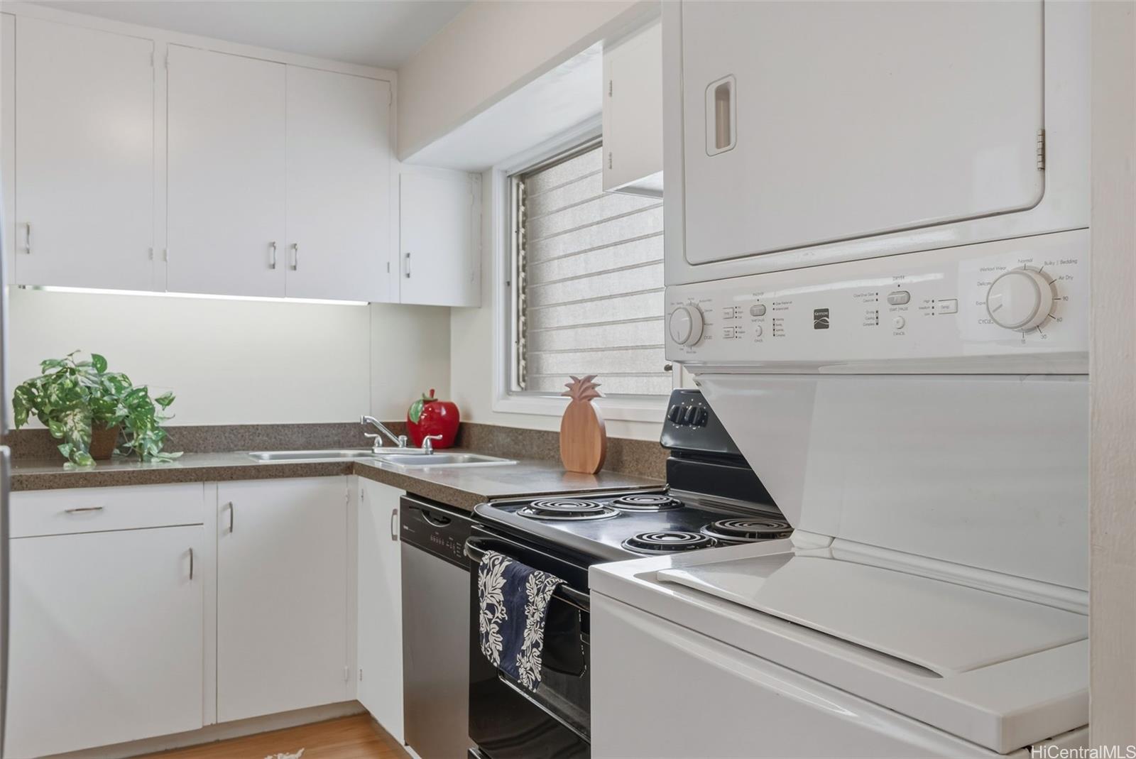 Kealoha Arms condo # 305, Honolulu, Hawaii - photo 8 of 18