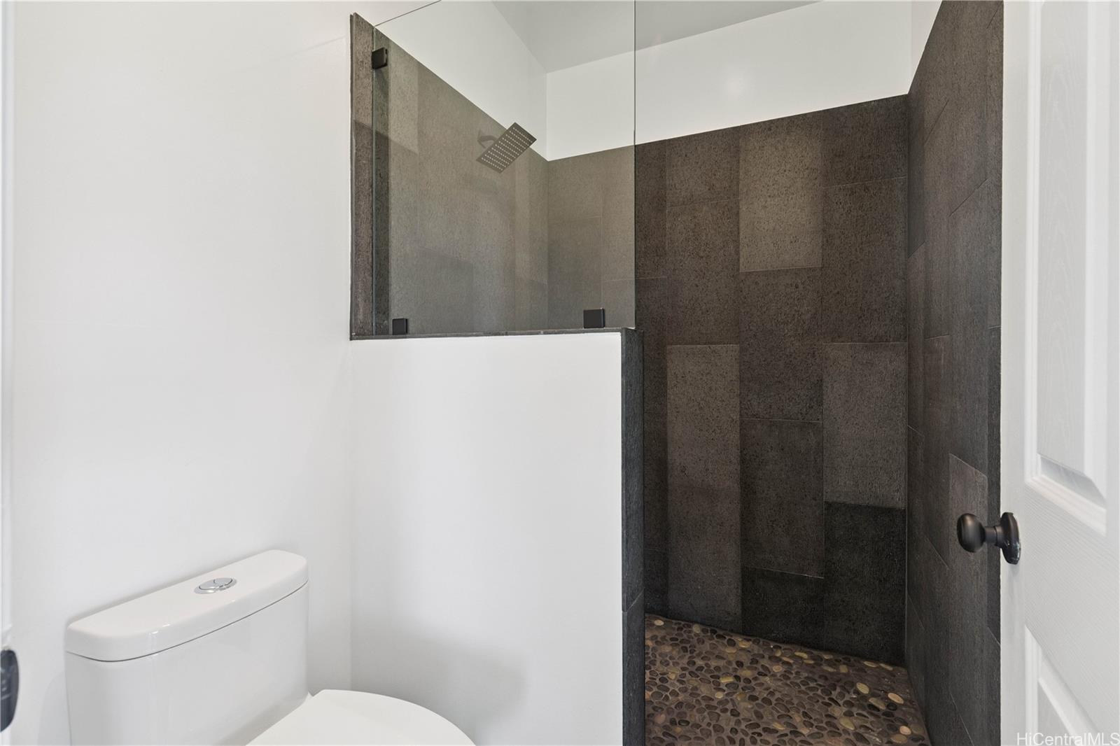 1661  Hakuaina Place Moanalua Gardens, Honolulu home - photo 12 of 25