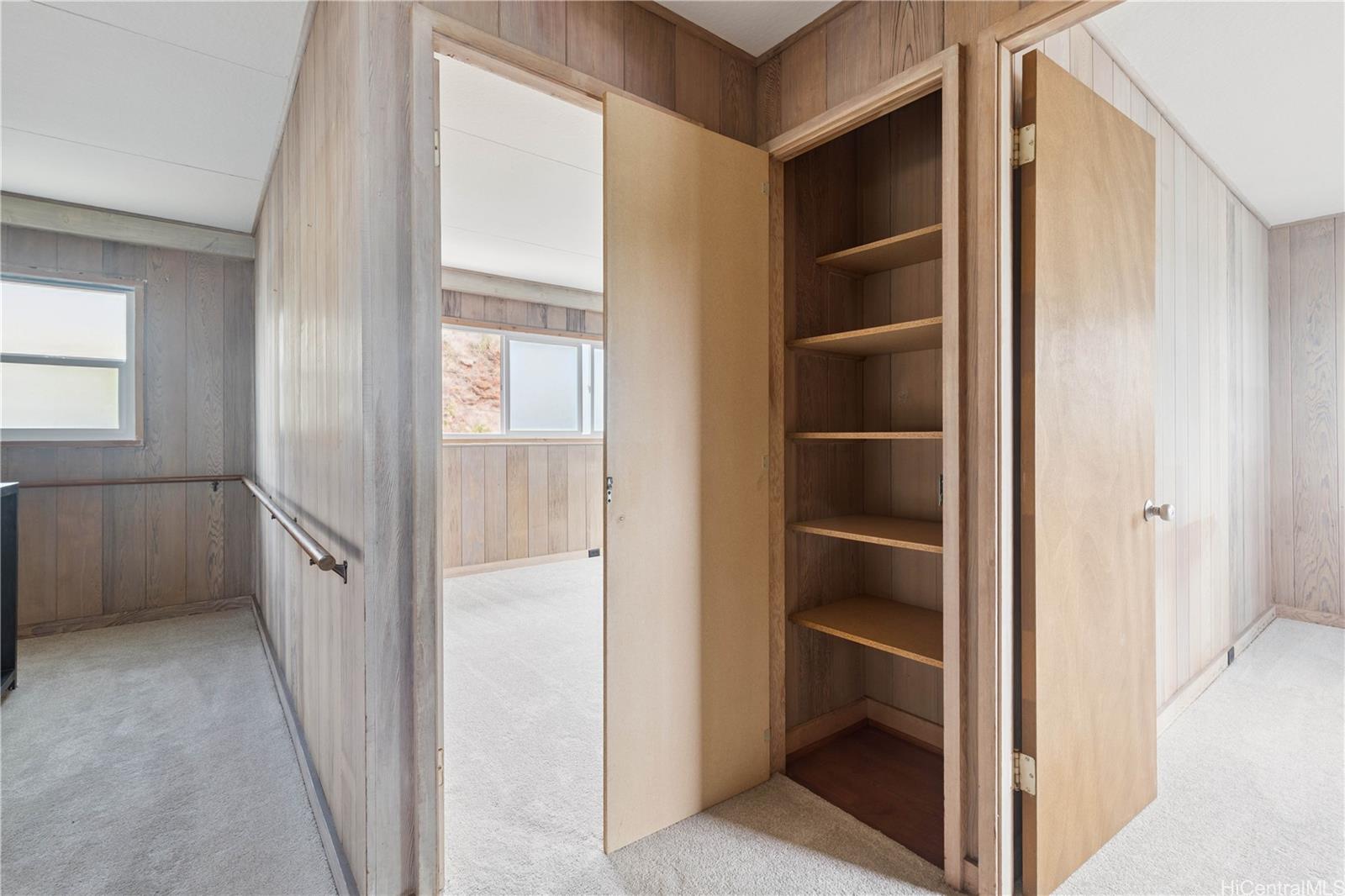 1661  Hakuaina Place Moanalua Gardens, Honolulu home - photo 18 of 25