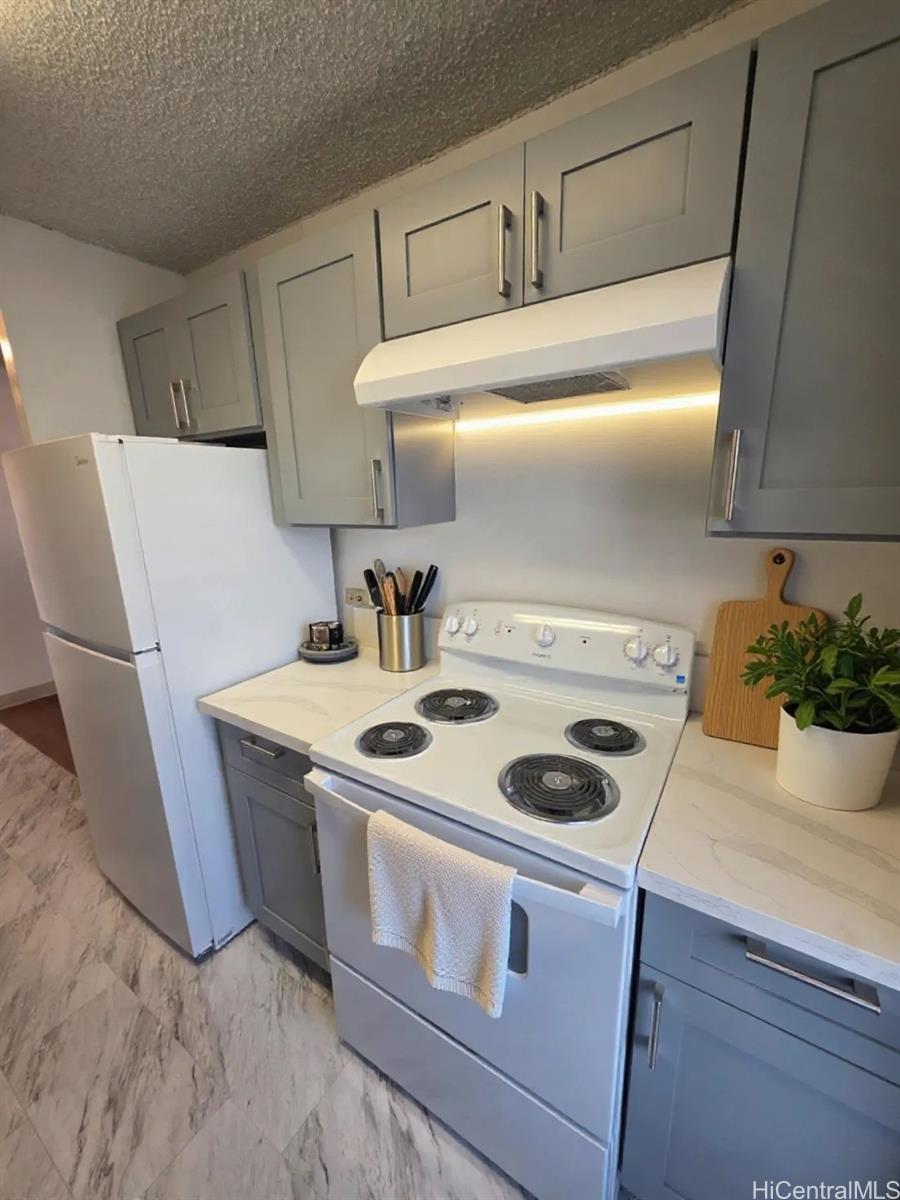 Kalakaua Sands condo # 404, Honolulu, Hawaii - photo 8 of 8