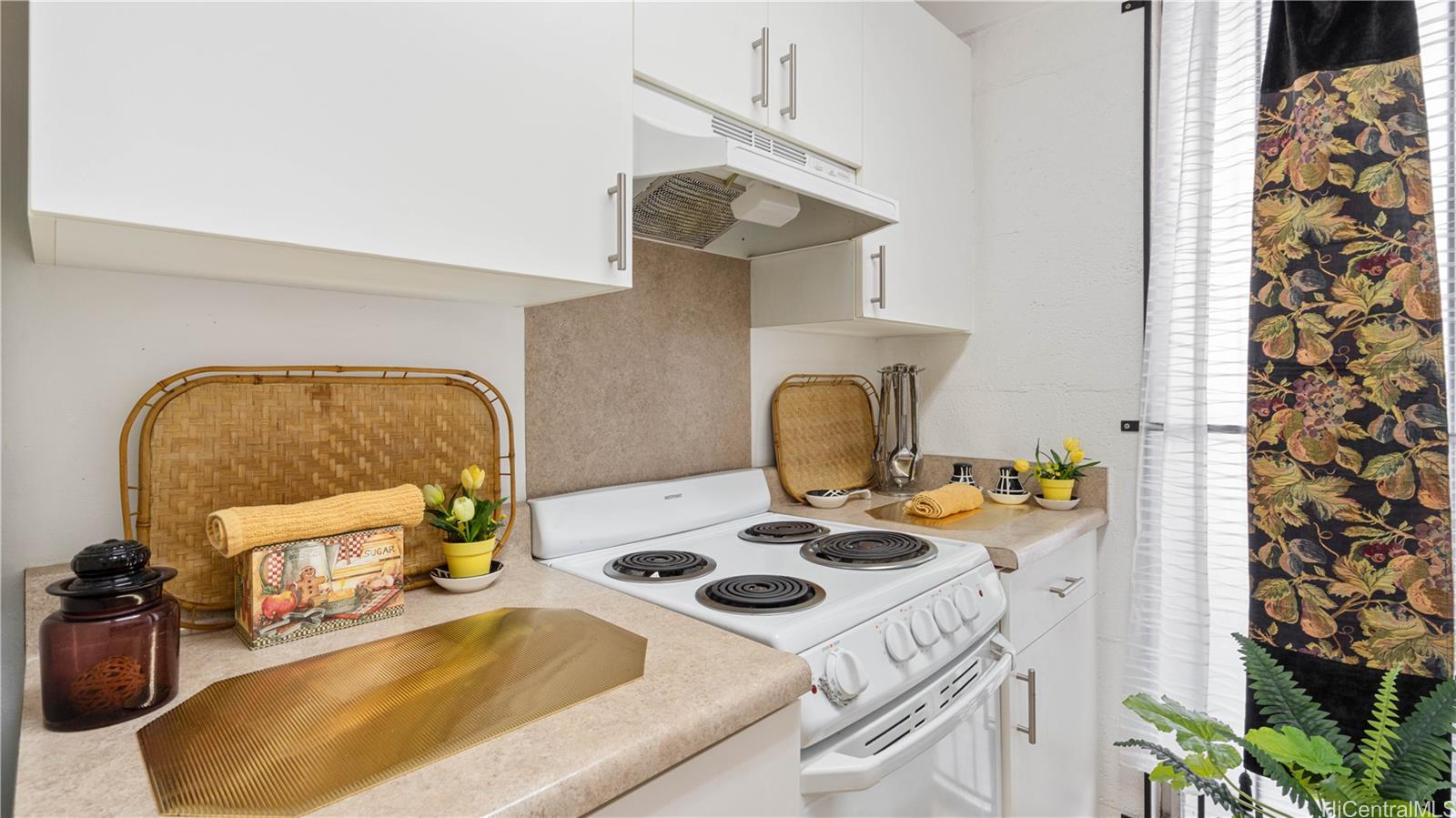 Kalakaua Sands condo # 902, Honolulu, Hawaii - photo 10 of 15