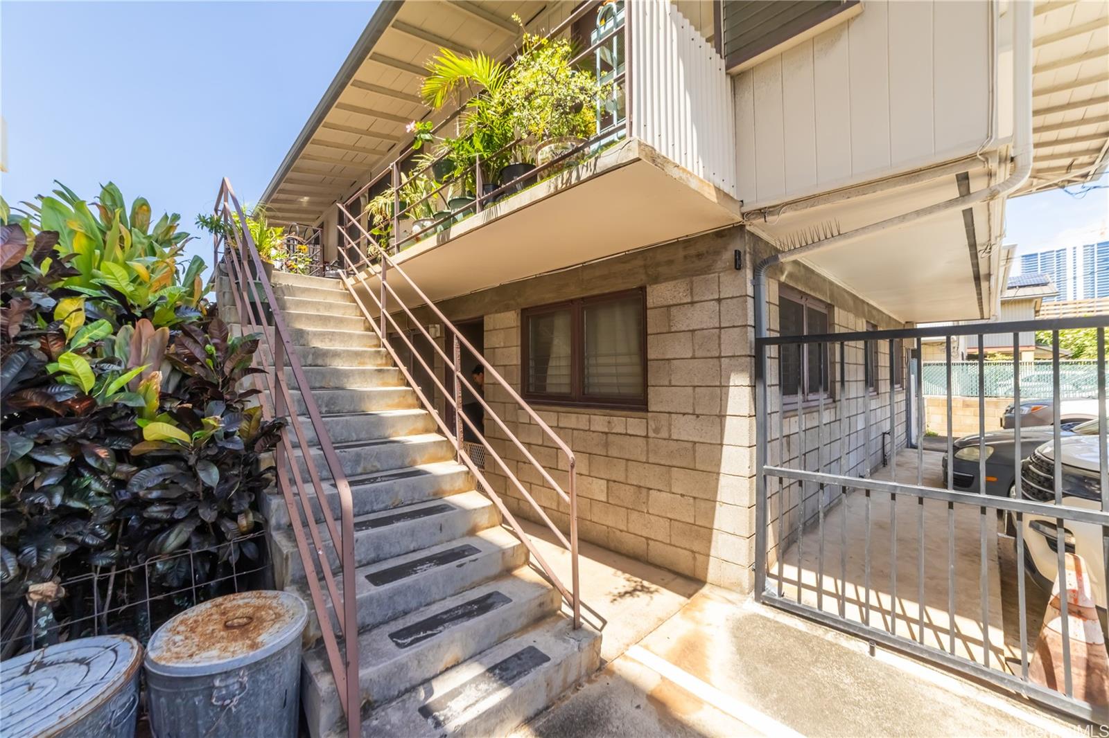 1671 Citron Street Honolulu - Multi-family - photo 5 of 25