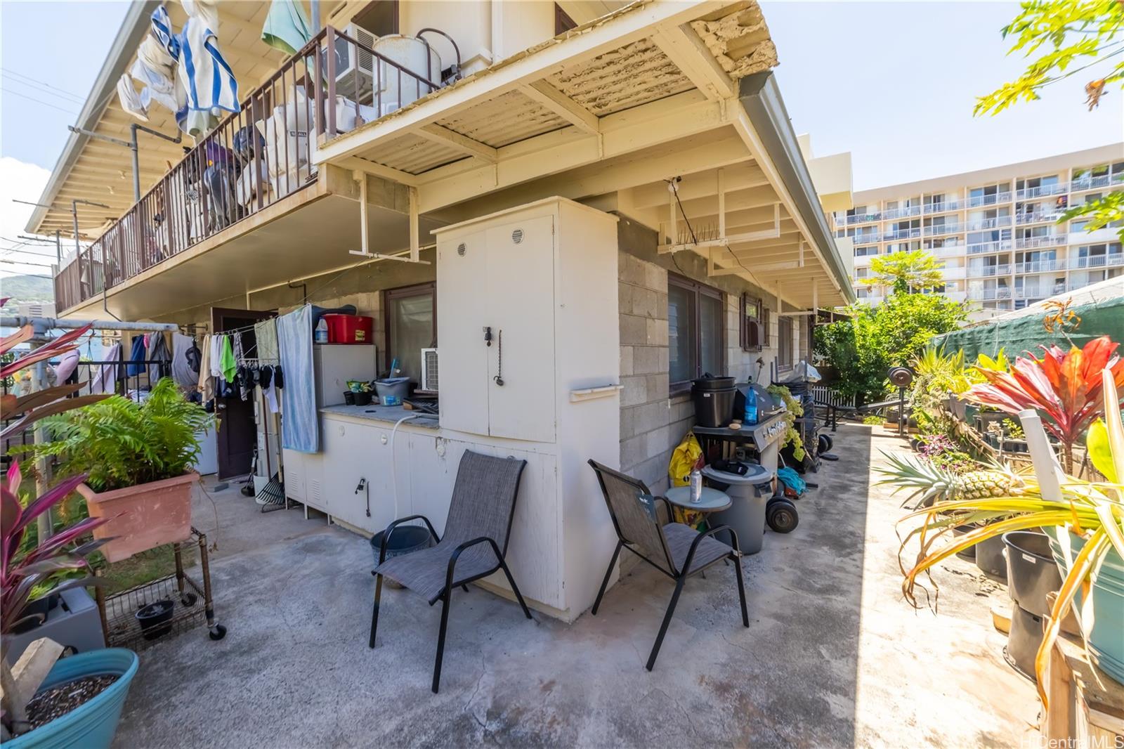 1671 Citron Street Honolulu - Multi-family - photo 9 of 25