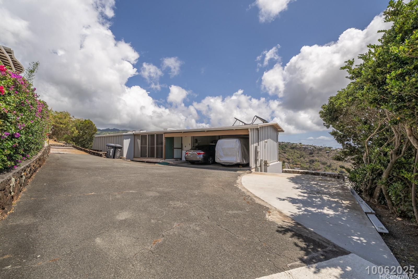 1671 Kanalui Street Honolulu - Rental - photo 2 of 25