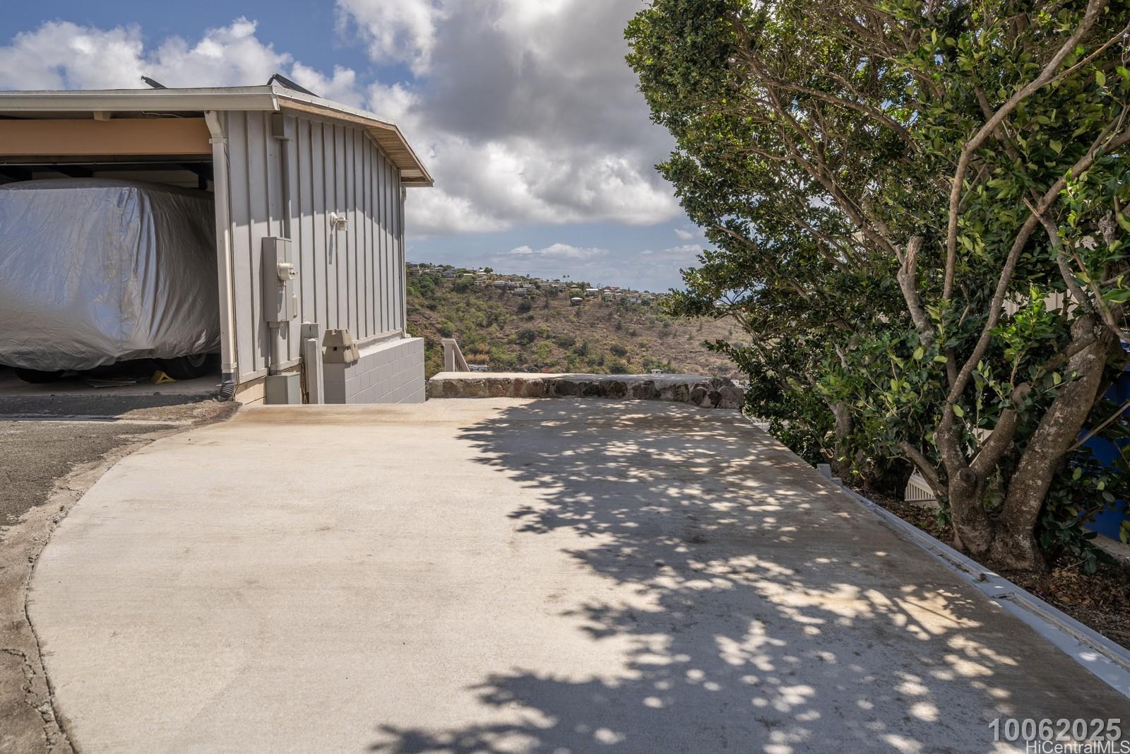 1671 Kanalui Street Honolulu - Rental - photo 3 of 25