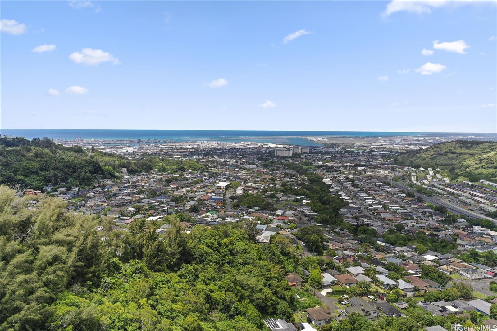 1671  Mahani Loop Kalihi Valley, Honolulu home - photo 23 of 24