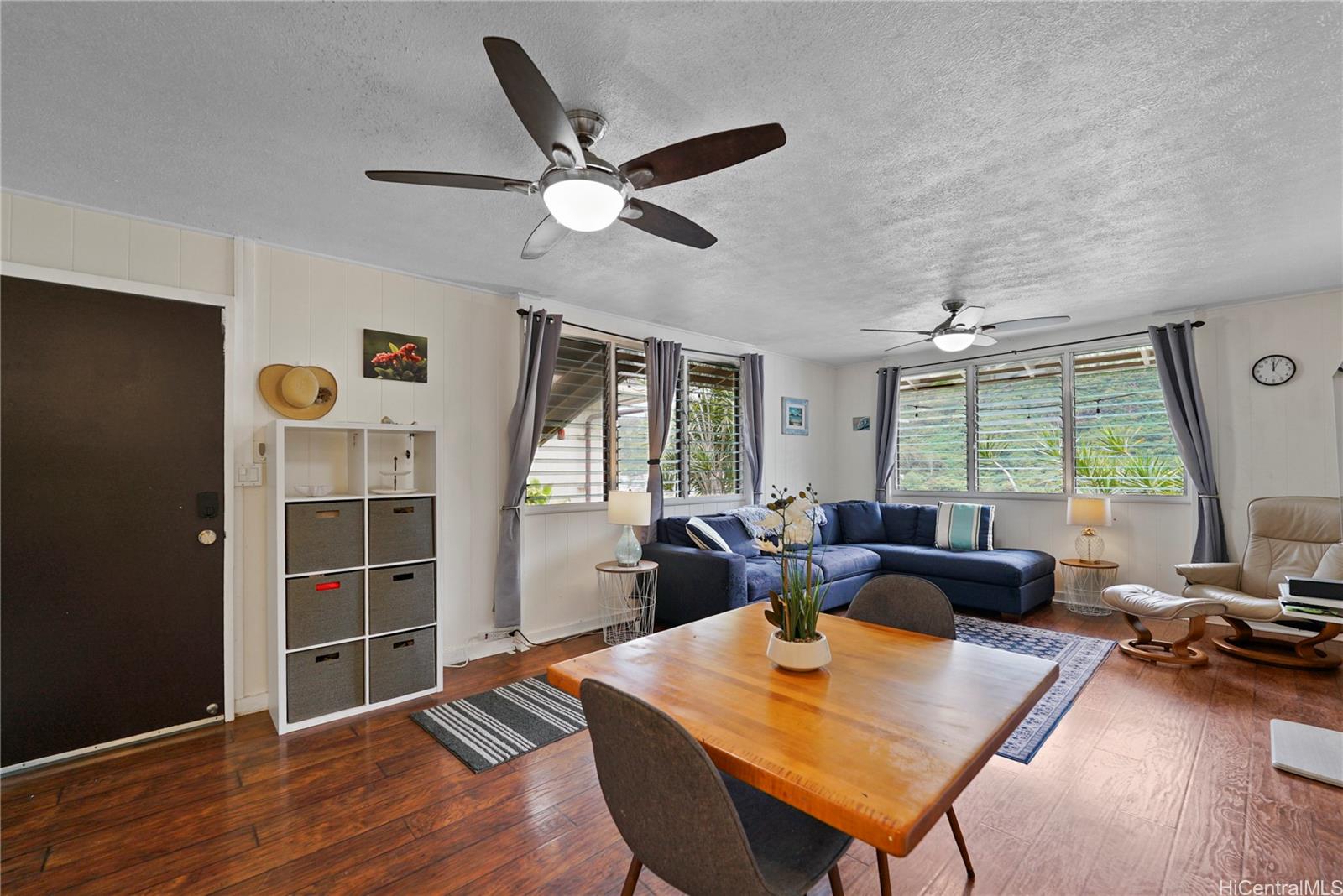 1671  Mahani Loop Kalihi Valley, Honolulu home - photo 6 of 24