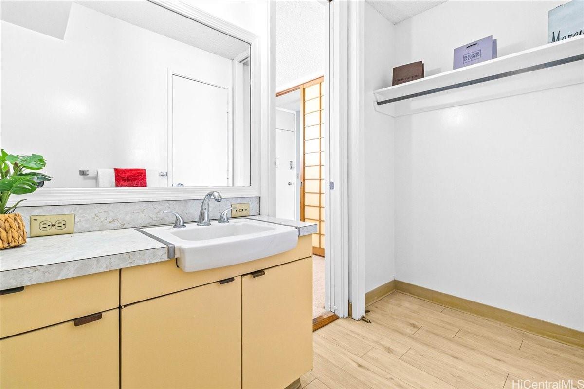 Harbor View Plaza condo # 1303, Honolulu, Hawaii - photo 20 of 25