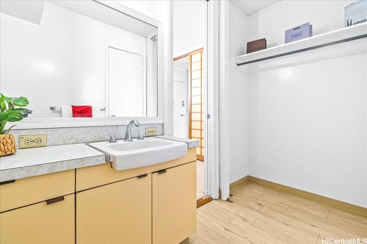 Harbor View Plaza condo # 1303, Honolulu, Hawaii - photo 20 of 25