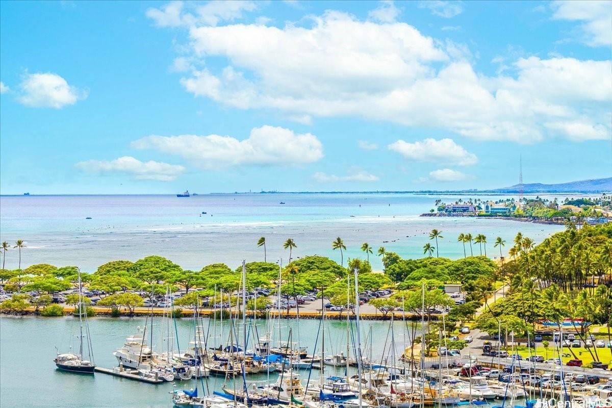 Harbor View Plaza condo # 1303, Honolulu, Hawaii - photo 3 of 25