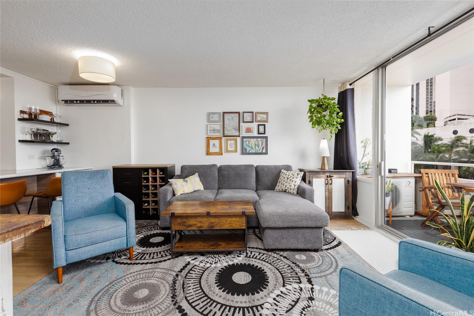 Harbor View Plaza condo # 205, Honolulu, Hawaii - photo 2 of 24