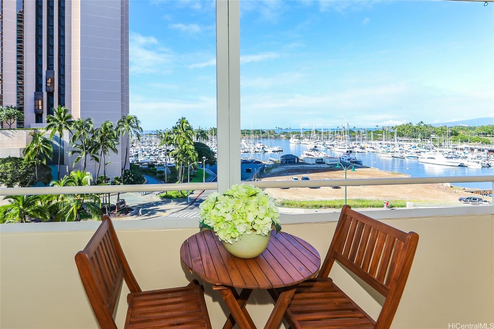 Harbor View Plaza condo # 505, Honolulu, Hawaii - photo 2 of 25