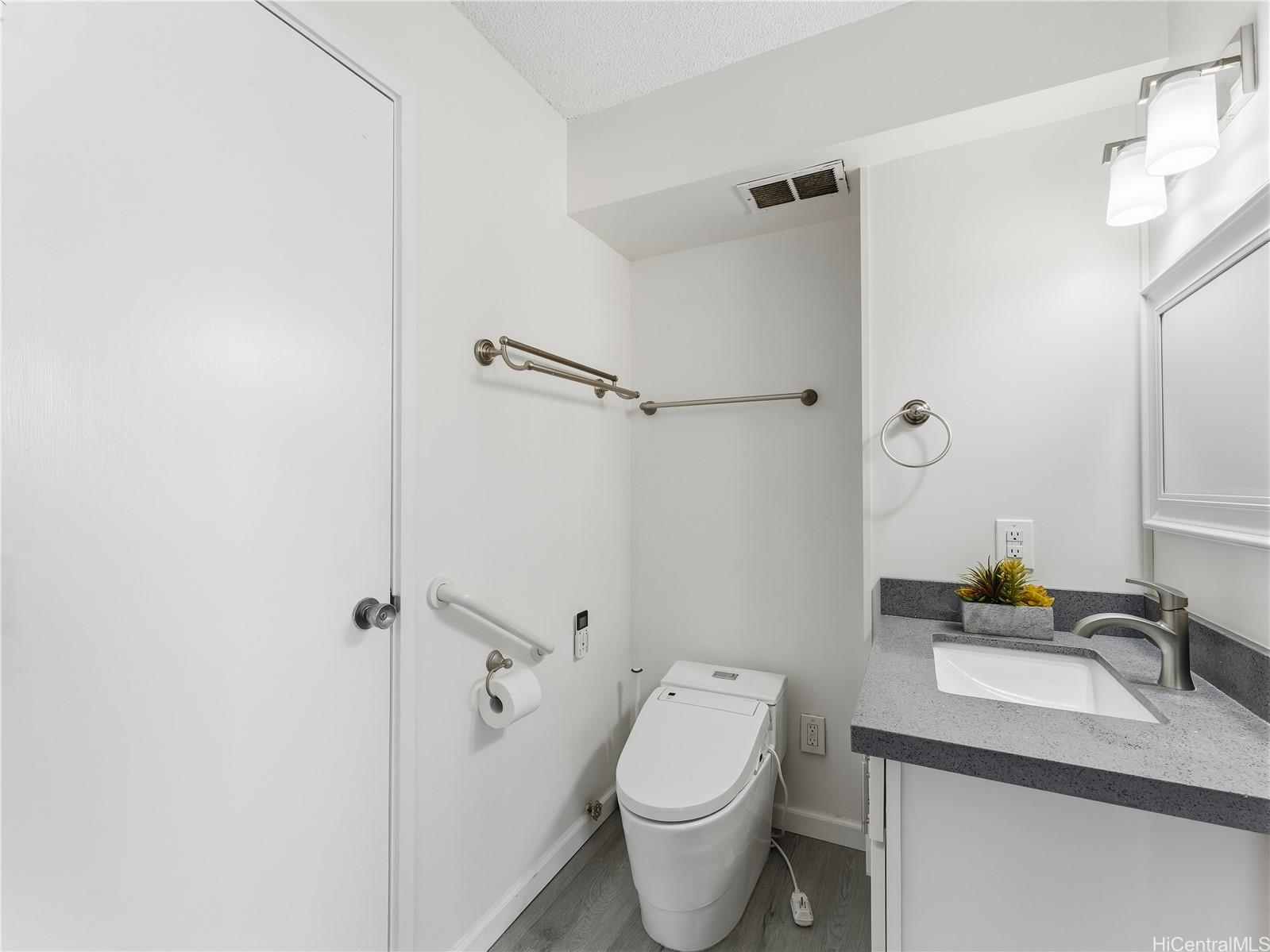 Harbor View Plaza condo # 508, Honolulu, Hawaii - photo 15 of 24