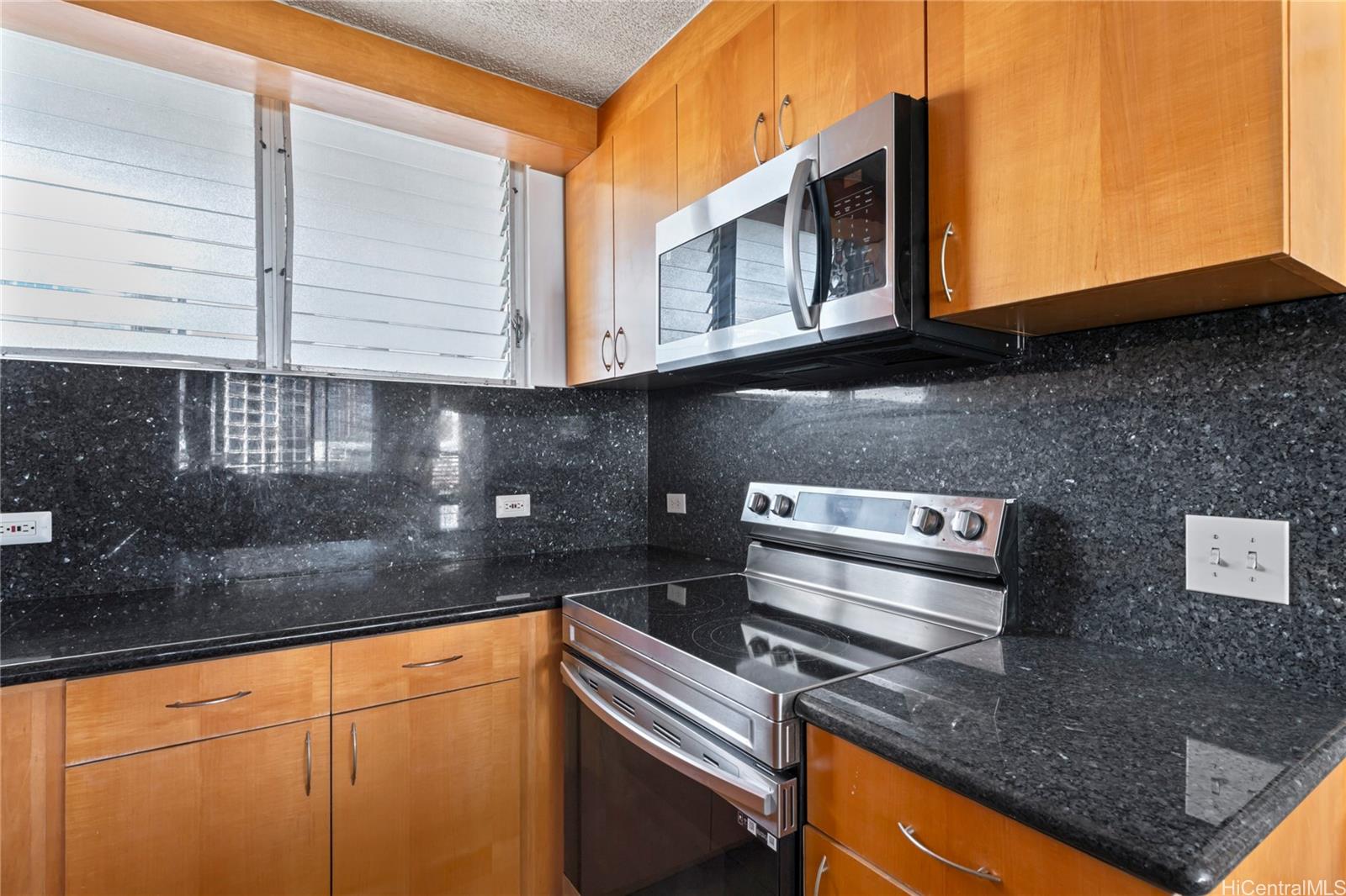 Harbor View Plaza condo # 710, Honolulu, Hawaii - photo 12 of 25