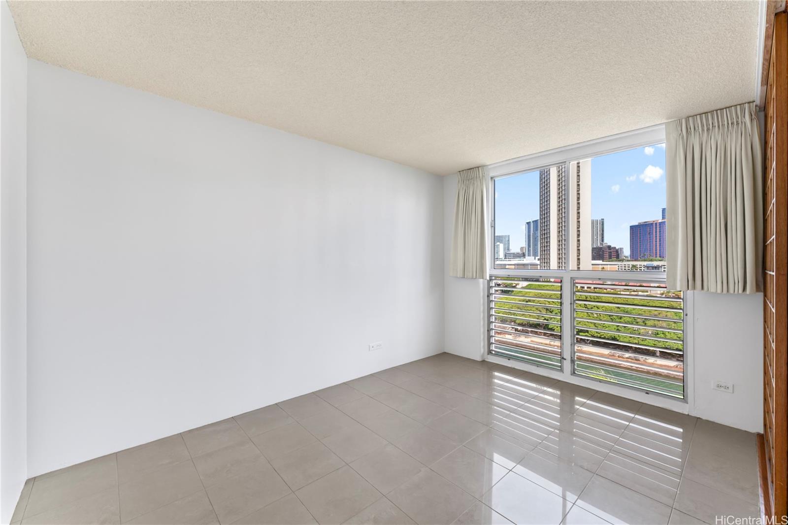 Harbor View Plaza condo # 710, Honolulu, Hawaii - photo 14 of 25