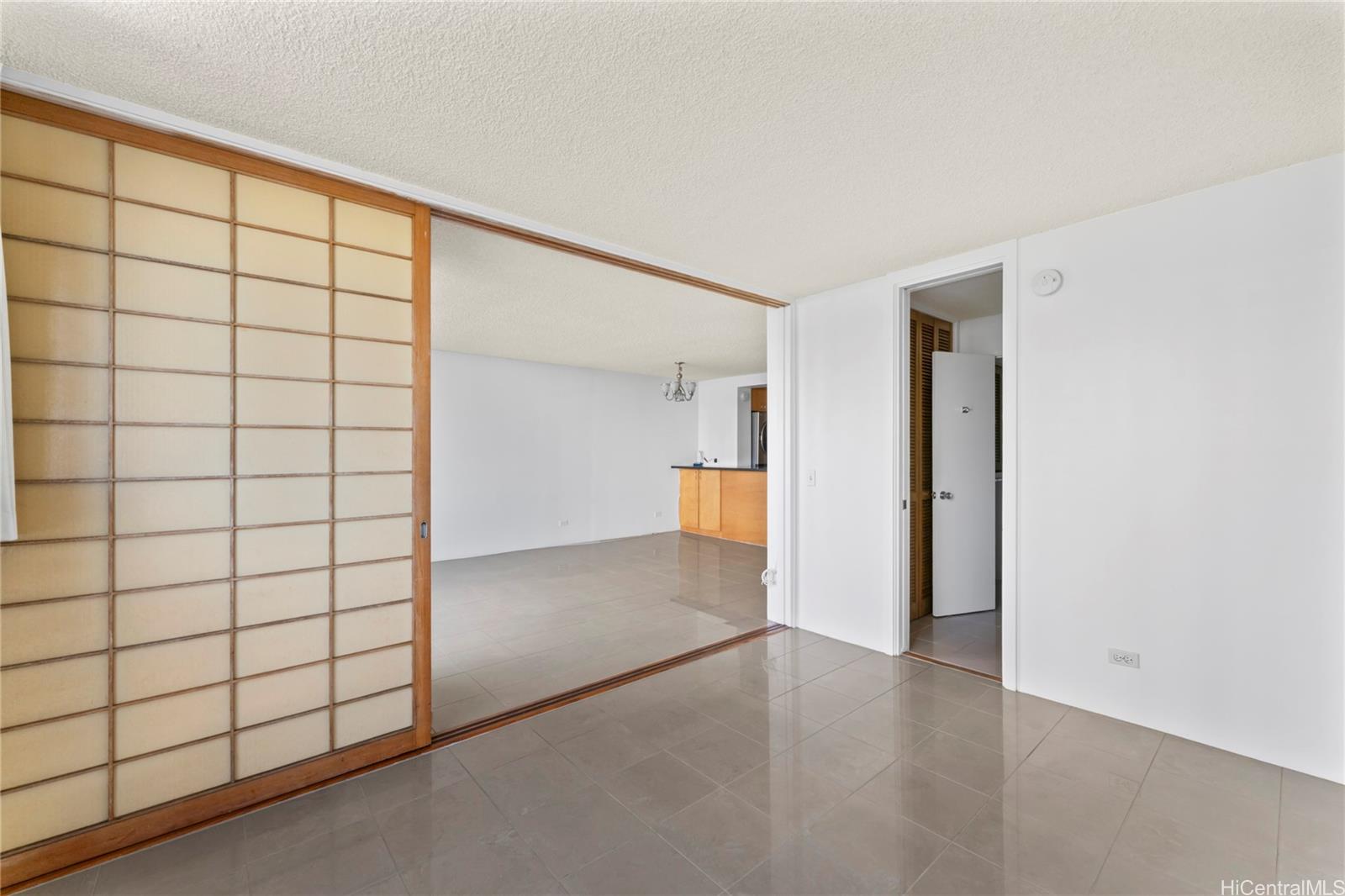 Harbor View Plaza condo # 710, Honolulu, Hawaii - photo 15 of 25