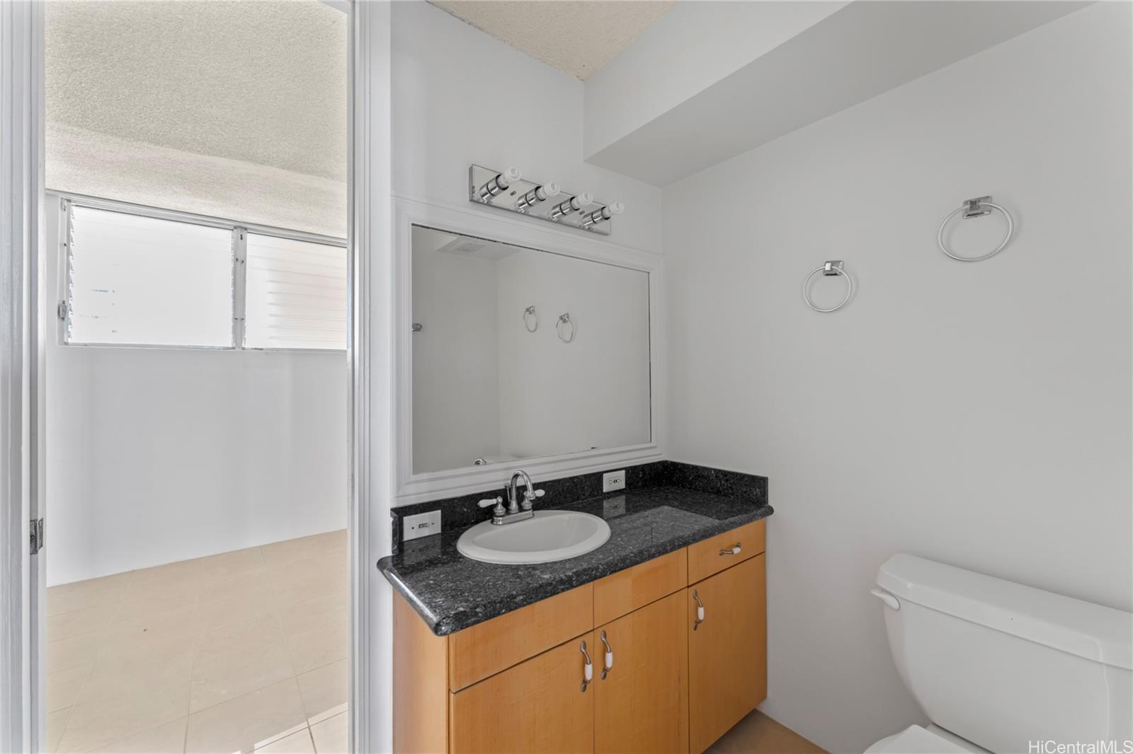 Harbor View Plaza condo # 710, Honolulu, Hawaii - photo 18 of 25