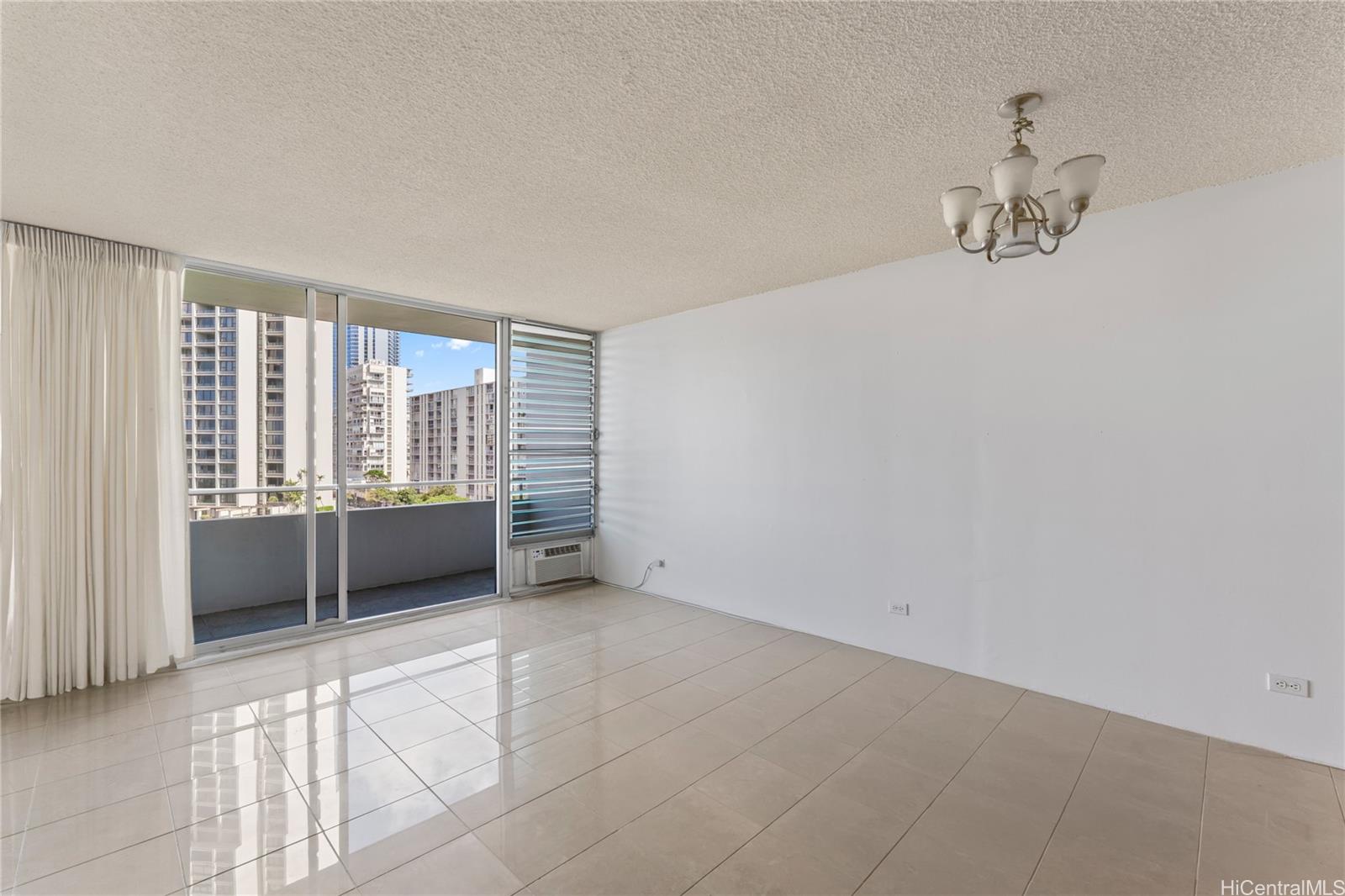 Harbor View Plaza condo # 710, Honolulu, Hawaii - photo 5 of 25