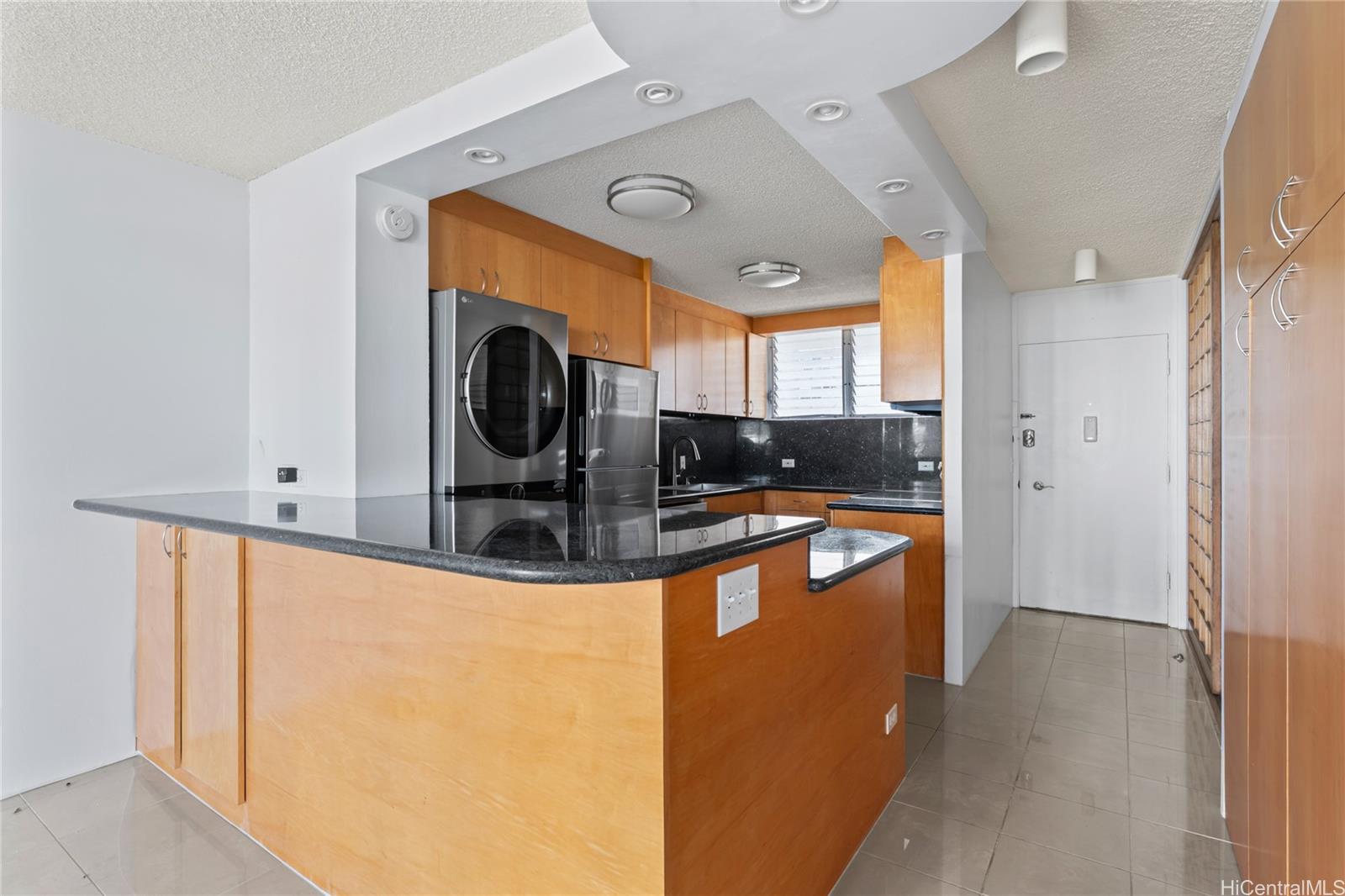 Harbor View Plaza condo # 710, Honolulu, Hawaii - photo 8 of 25