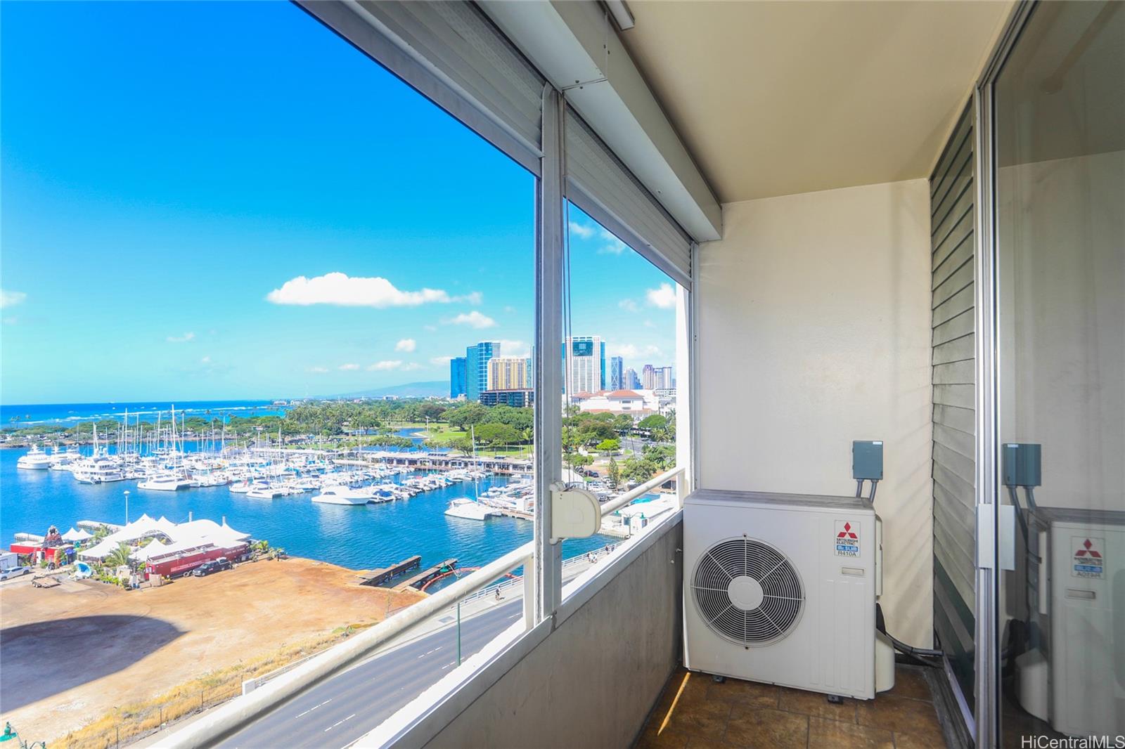 Harbor View Plaza condo # 906, Honolulu, Hawaii - photo 2 of 25