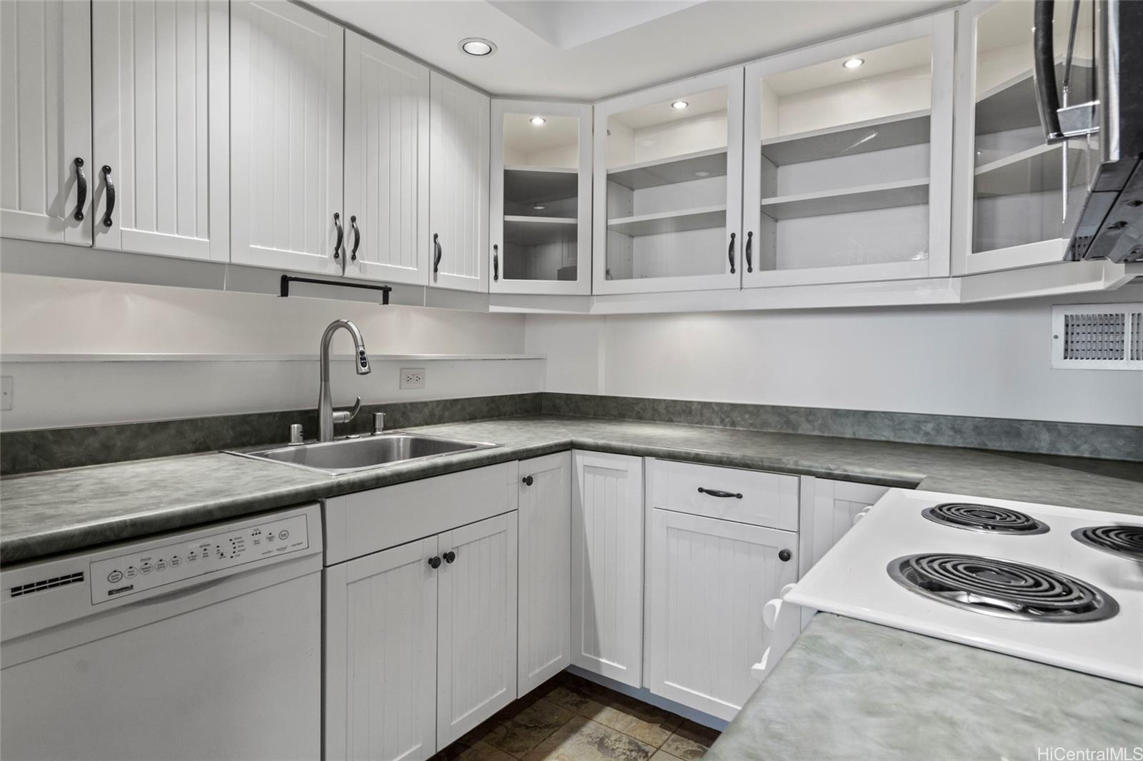 1676 Ala Moana Blvd Honolulu - Rental - photo 11 of 21