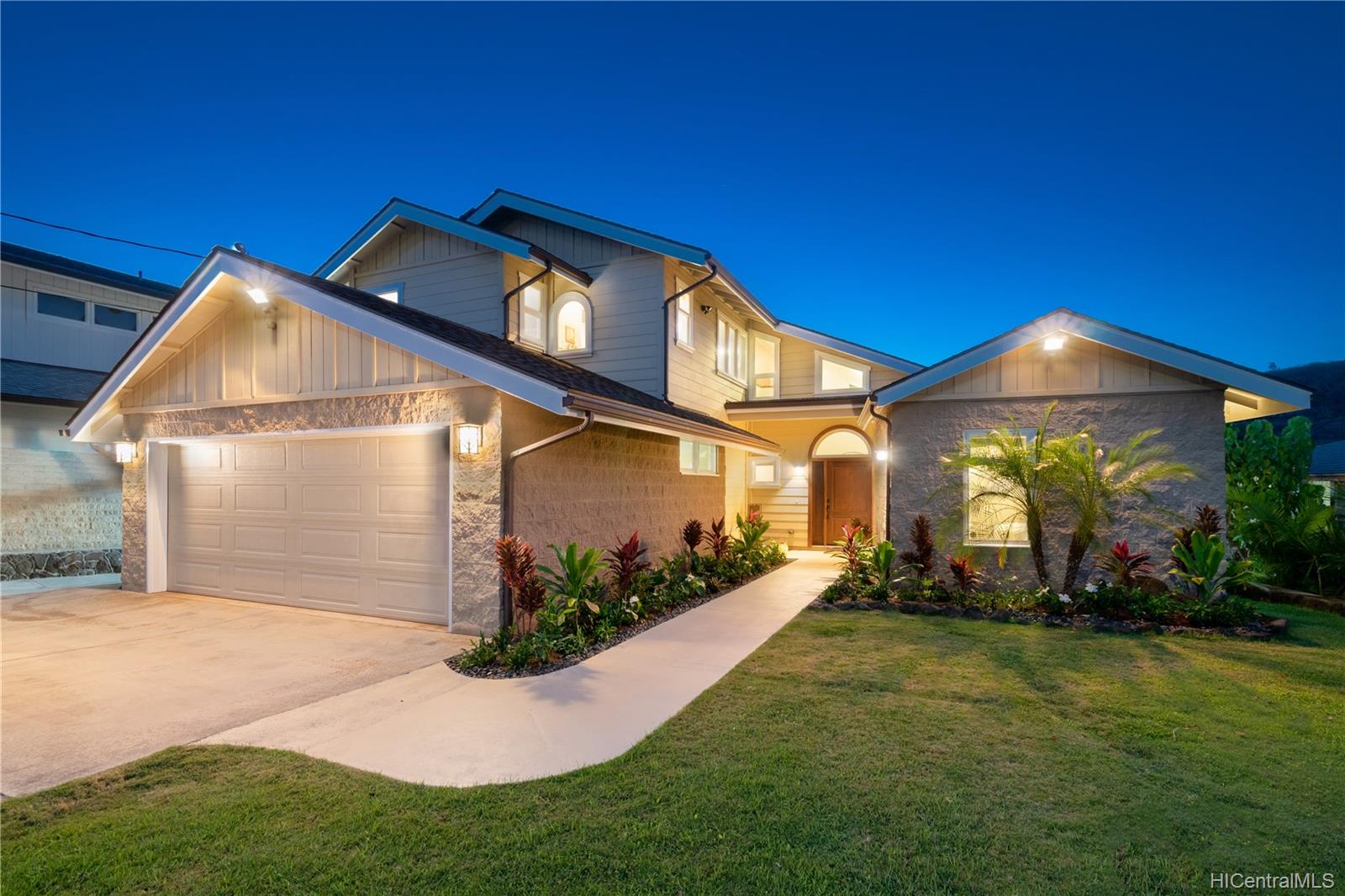 1680 Ala Amoamo Street , Honolulu, Hi 96819 home Moanalua Gardens